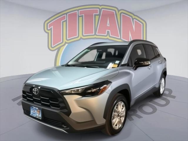 2026 Toyota Corolla Cross LE [4]