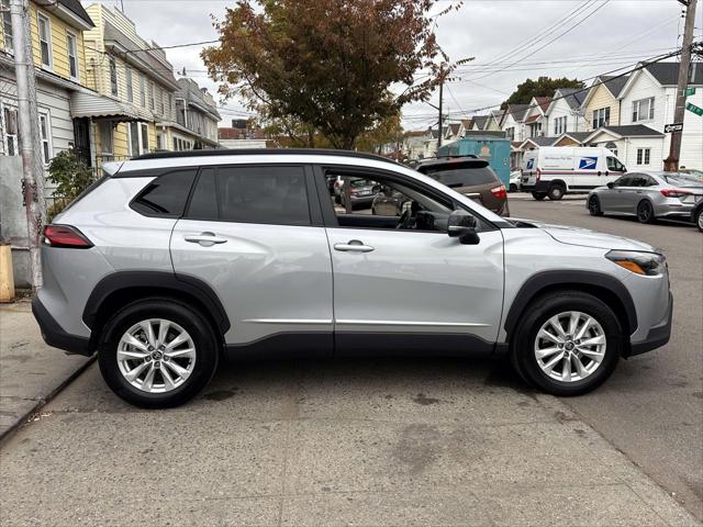 2026 Toyota Corolla Cross LE [16]