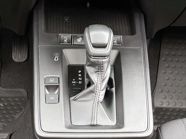 2026 Toyota Corolla Cross LE [31]