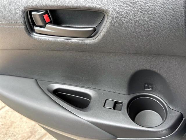 2026 Toyota Corolla Cross LE [32]