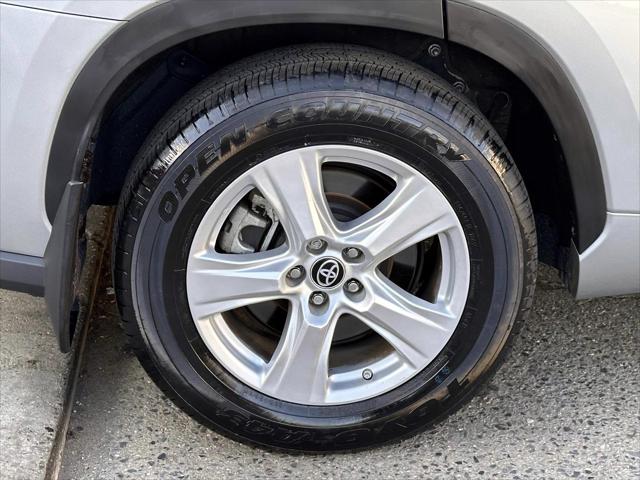 2023 Toyota Highlander L [9]