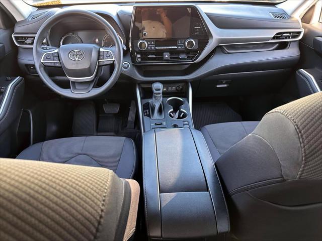 2023 Toyota Highlander L [15]