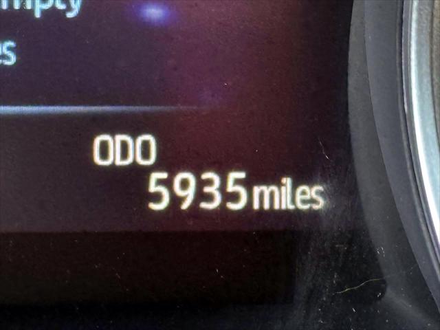 2023 Toyota Camry LE [28]