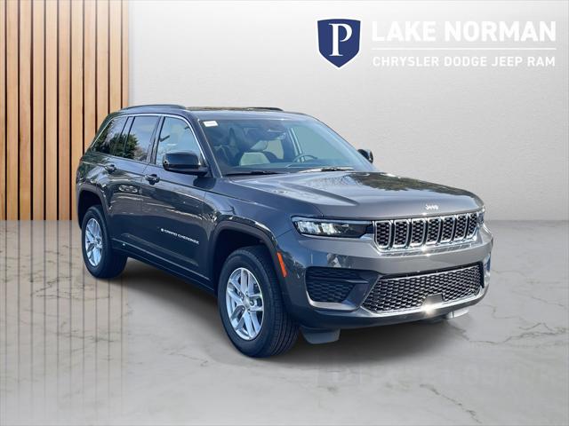 2025 Jeep Grand Cherokee GRAND CHEROKEE LAREDO X 4X2