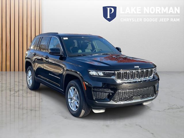 2025 Jeep Grand Cherokee GRAND CHEROKEE LAREDO X 4X2