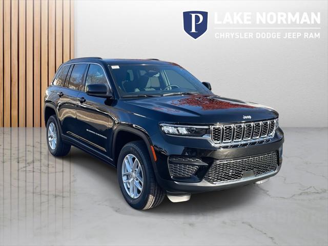 2025 Jeep Grand Cherokee GRAND CHEROKEE LAREDO X 4X2