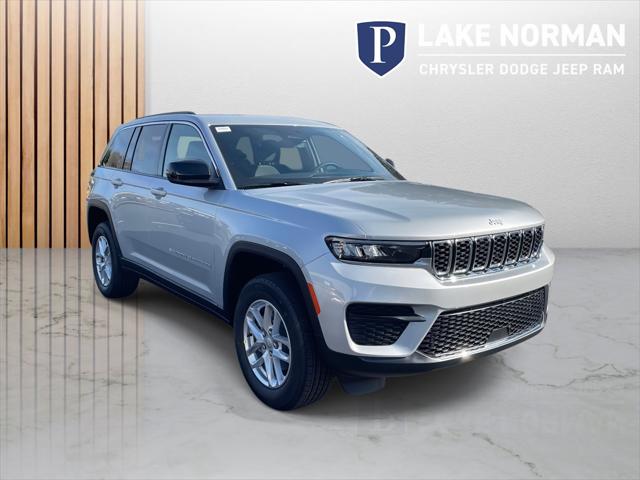 2025 Jeep Grand Cherokee GRAND CHEROKEE LAREDO X 4X2