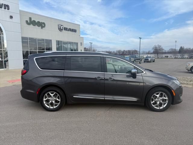 2017 Chrysler Pacifica Limited 2017 Chrysler Pacifica Limited