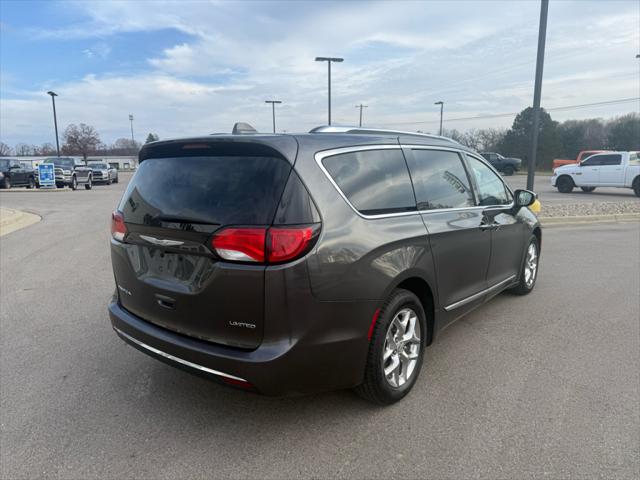 2017 Chrysler Pacifica Limited 2017 Chrysler Pacifica Limited