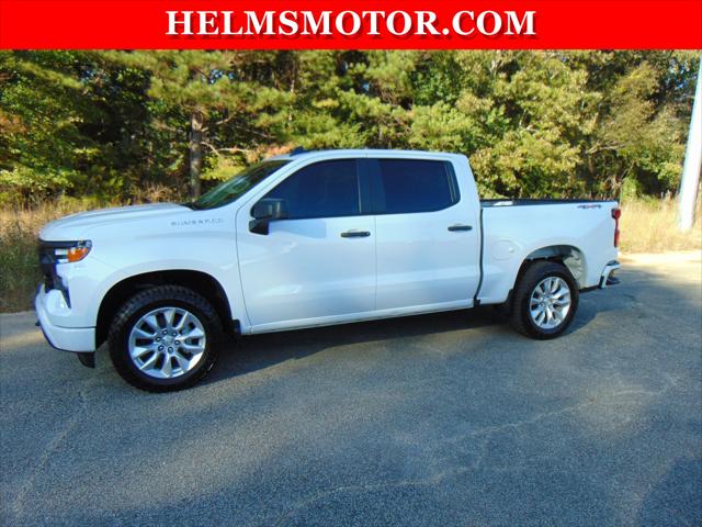 2022 Chevrolet Silverado 1500 4WD Crew Cab Short Bed Custom