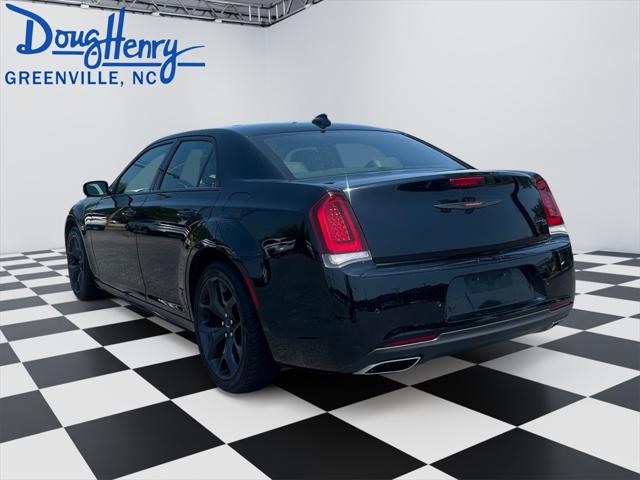 2022 Chrysler 300 S 2022 Chrysler 300 S