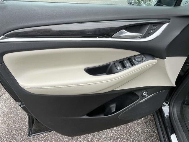 2018 Buick Enclave Essence 2018 Buick Enclave Essence