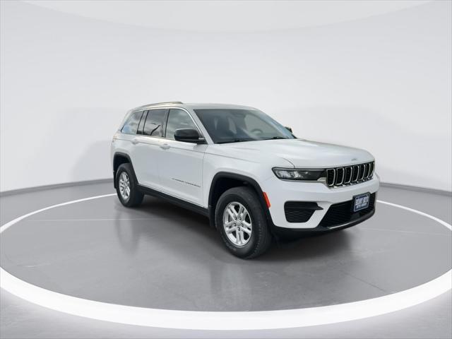 2025 Jeep Grand Cherokee Laredo 4x2