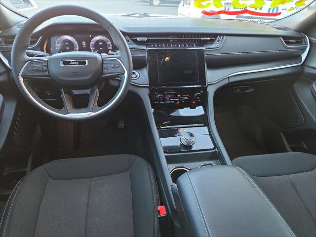 2025 Jeep Grand Cherokee L Laredo X 4x4