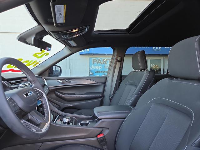2025 Jeep Grand Cherokee L Laredo X 4x4