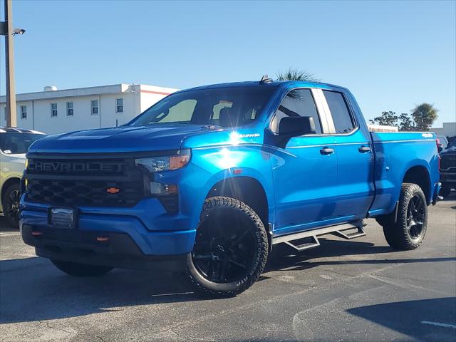 2022 Chevrolet Silverado 1500 4WD Double Cab Standard Bed Custom