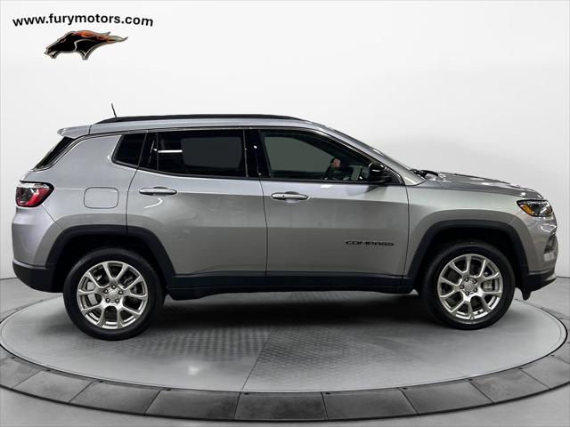 2024 Jeep Compass Latitude Lux FWD 2024 Jeep Compass Latitude Lux FWD
