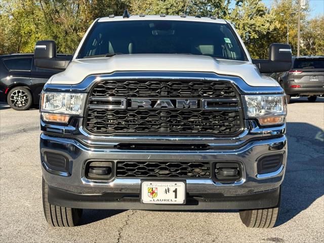 2023 RAM 3500 Tradesman Crew Cab 4x4 8 Box