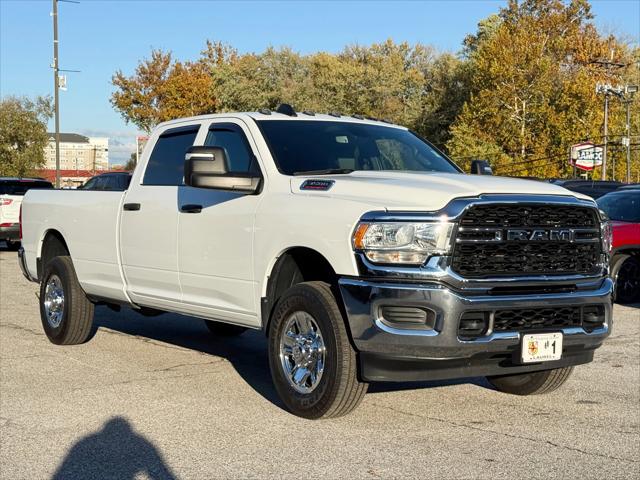 2023 RAM 3500 Tradesman Crew Cab 4x4 8 Box