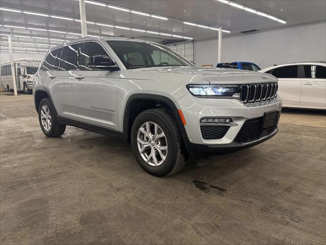 2022 Jeep Grand Cherokee Limited 4x4 2022 Jeep Grand Cherokee Limited 4x4