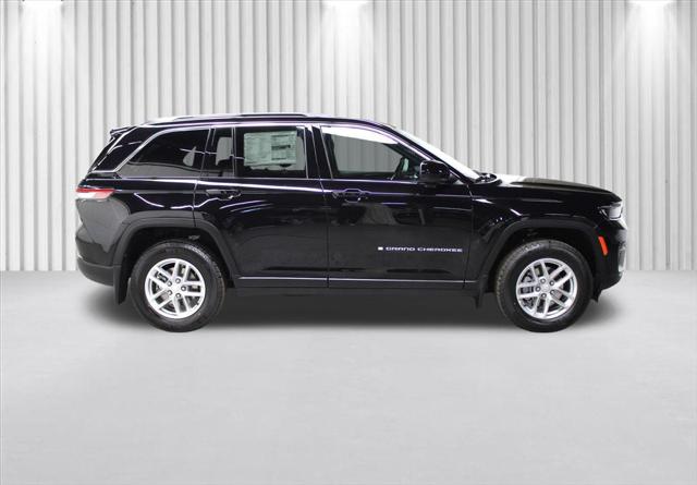 2025 Jeep Grand Cherokee GRAND CHEROKEE LAREDO X 4X4 2025 Jeep Grand Cherokee GRAND CHEROKEE LAREDO X 4X4