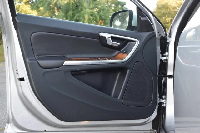 2016 Volvo S60 Inscription T5 Drive-E Platinum