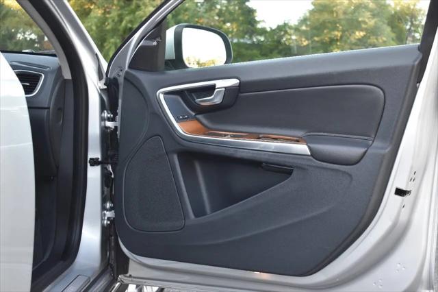 2016 Volvo S60 Inscription T5 Drive-E Platinum