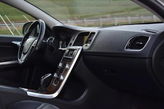 2016 Volvo S60 Inscription T5 Drive-E Platinum