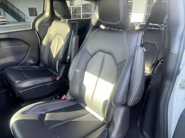 2024 Chrysler Pacifica Hybrid S Appearance Pkg