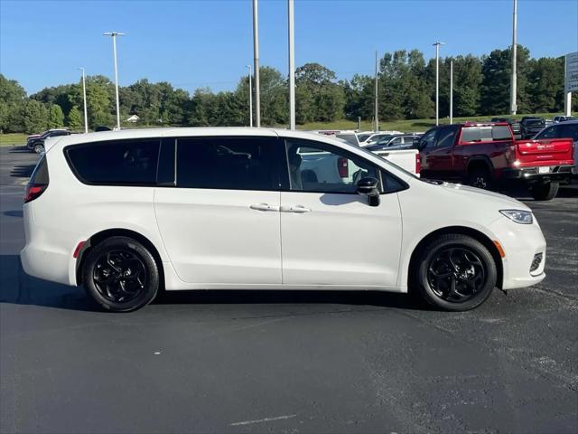 2024 Chrysler Pacifica Hybrid S Appearance Pkg