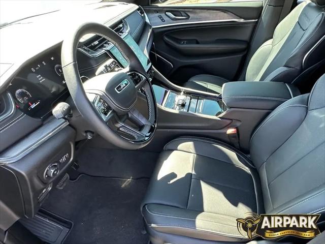 2025 Jeep Grand Cherokee Overland 4x4