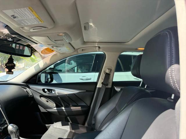 2022 INFINITI Q50 LUXE
