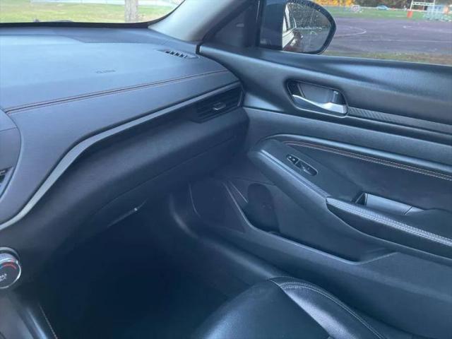 2022 Nissan Altima SR FWD