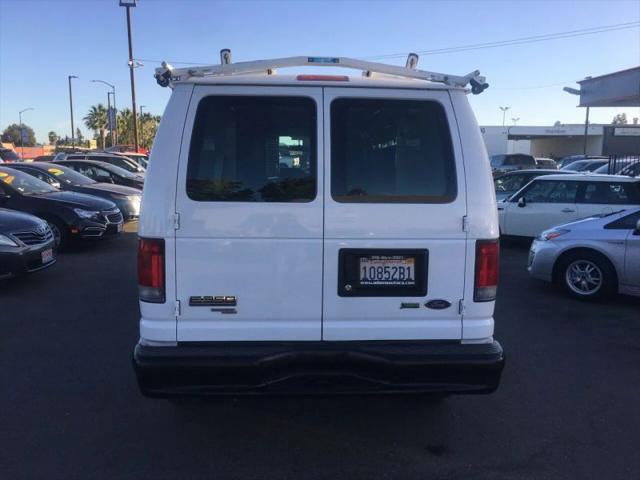 2011 Ford E-350 Super Duty Commercial