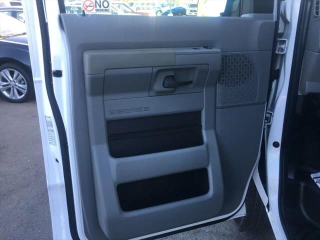 2011 Ford E-350 Super Duty Commercial