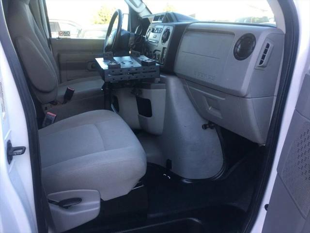 2011 Ford E-350 Super Duty Commercial