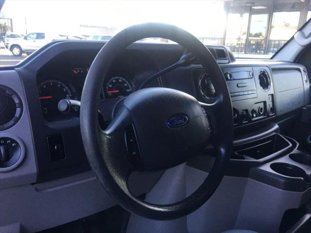 2011 Ford E-350 Super Duty Commercial