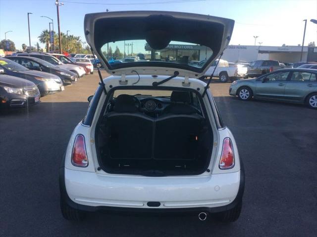 2006 MINI Cooper Base