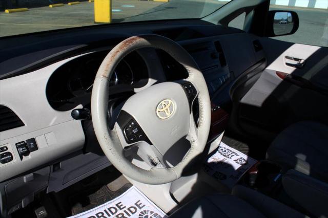 2011 Toyota Sienna XLE V6