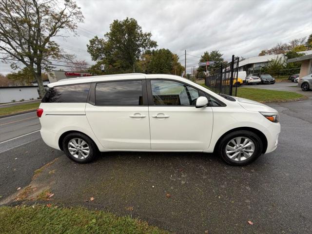 2016 Kia Sedona LX