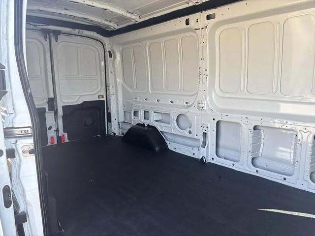 2019 Ford Transit Medium Roof w/Sliding Side Door w/LWB