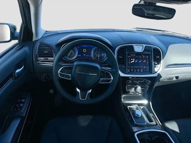 2023 Chrysler 300 Touring
