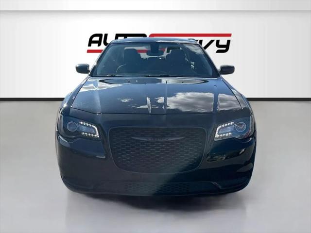 2023 Chrysler 300 Touring