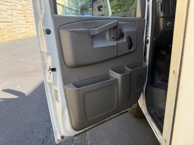 2019 Chevrolet Express Cutaway 4500 4500 Van