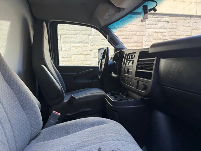 2019 Chevrolet Express Cutaway 4500 4500 Van