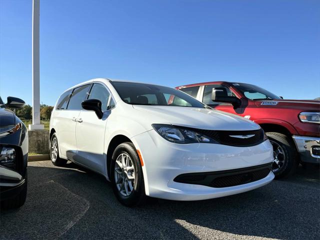 2024 Chrysler Voyager LX