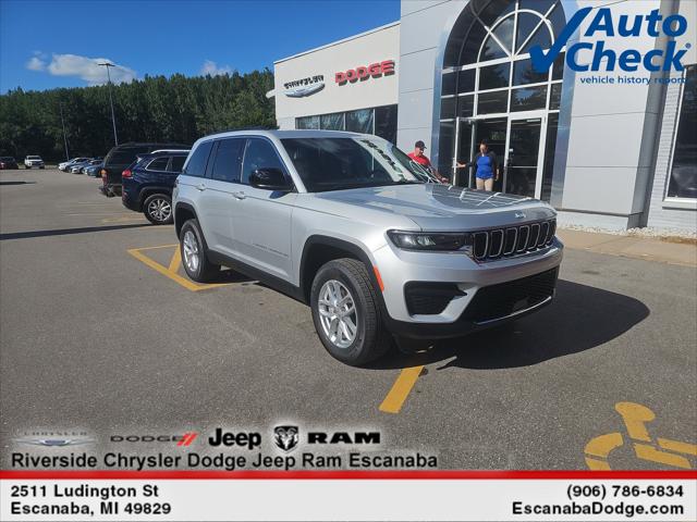 2025 Jeep Grand Cherokee GRAND CHEROKEE LAREDO X 4X4