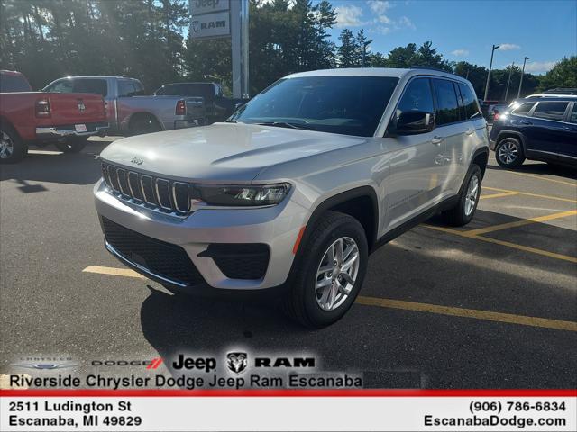 2025 Jeep Grand Cherokee GRAND CHEROKEE LAREDO X 4X4
