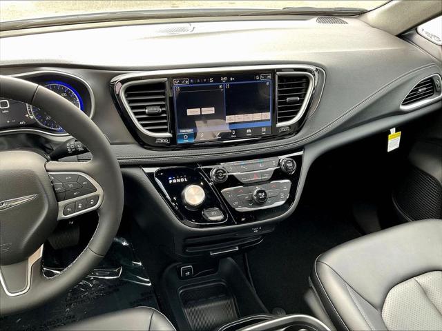 2026 Chrysler Pacifica Select AWD