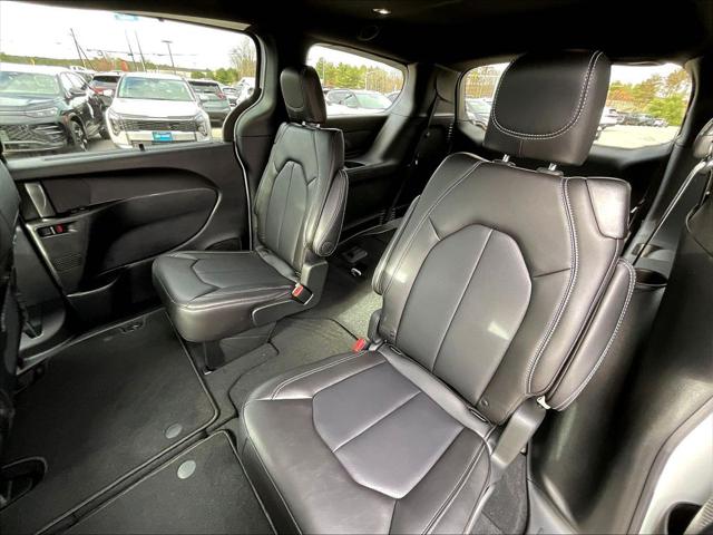 2026 Chrysler Pacifica Select AWD